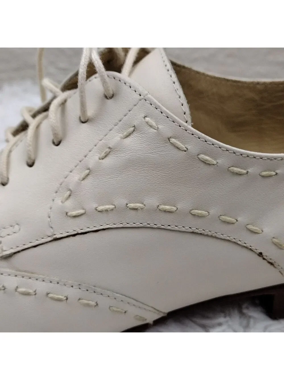 Kenneth Cole New York Cream Leather Stitched Square Toe Lace Up Oxford Shoe